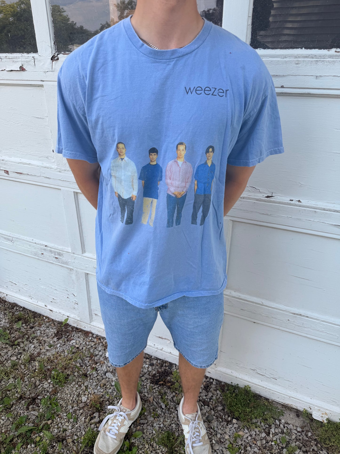 WEEZER BAND TSHIRT